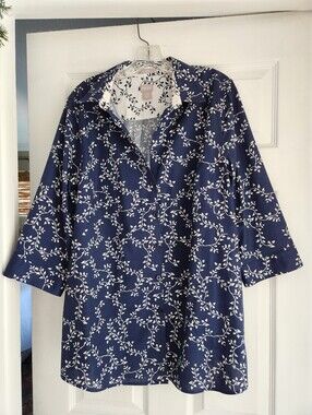 Chicos Navy Blue Floral Button Up